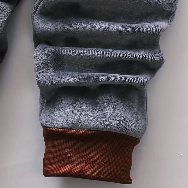 Barra da calça Marrom Cacau com punho canelado, moletom aveludado SoftWarm™.